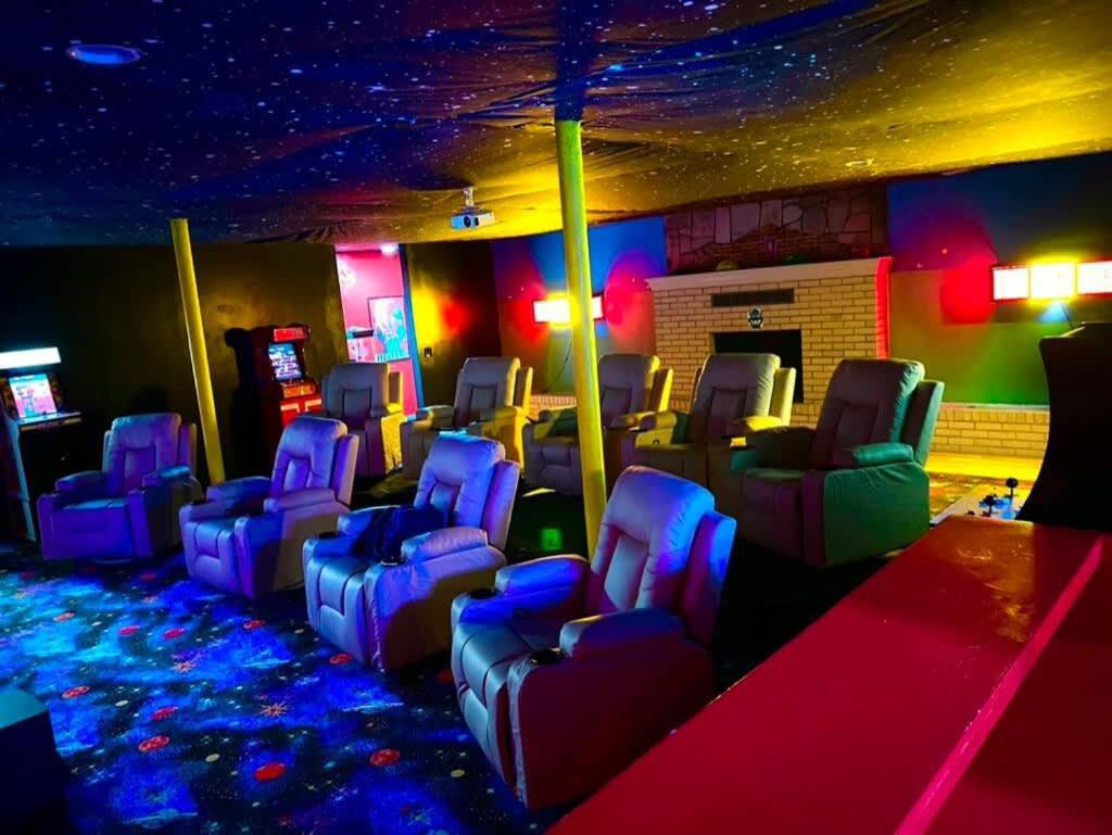 Vila Gated Mansion - Basketball Court Movie Theater Views Big Stone Gap Exteriér fotografie