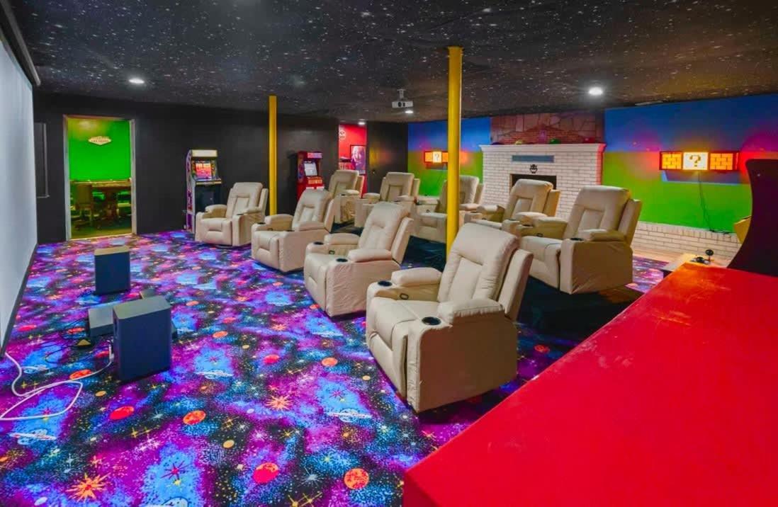 Vila Gated Mansion - Basketball Court Movie Theater Views Big Stone Gap Exteriér fotografie