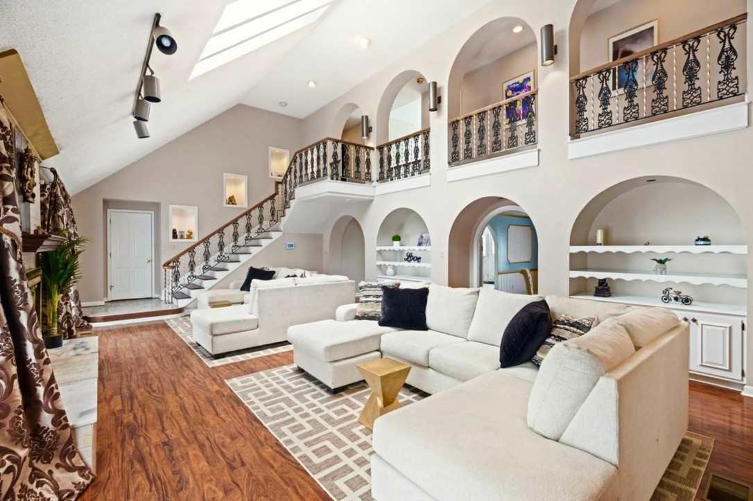 Vila Gated Mansion - Basketball Court Movie Theater Views Big Stone Gap Exteriér fotografie